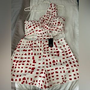 BRAND NEW W/TAGS-2 piece short set